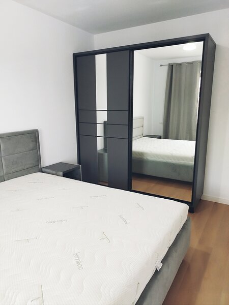 Dristor, Fizicienilor, metrou Nicolae Grigorescu, 2 camere.